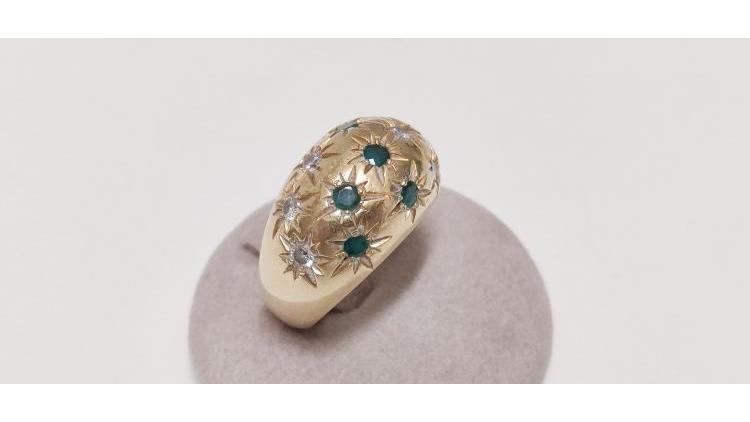 Anello con Smeraldi e Diamanti.
