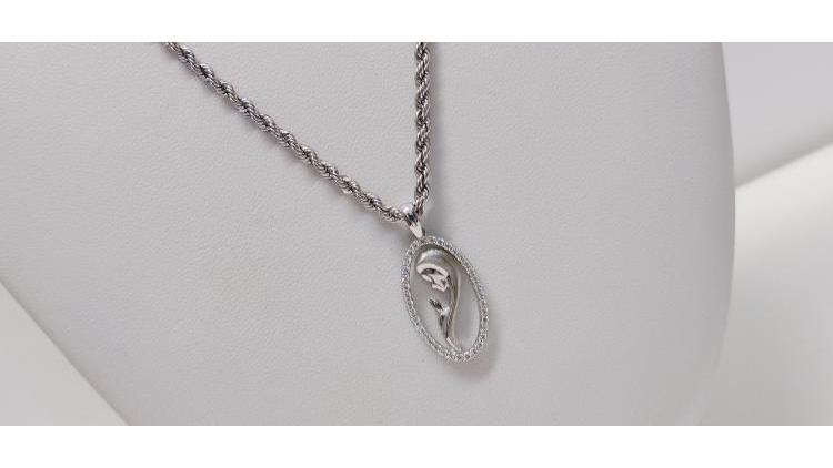 Collana con ciondolo ad un prezzo eccezionale.