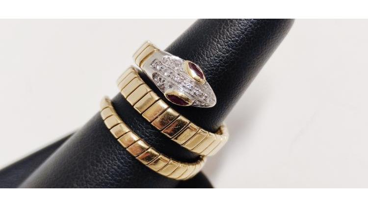 Aspide con piccoli Rubini e Diamanti.