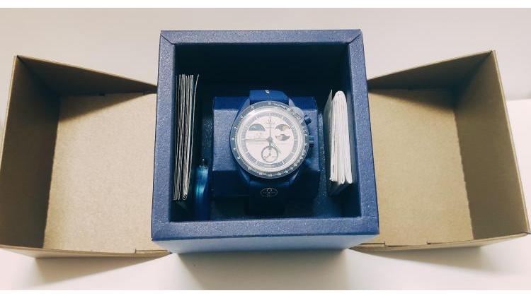 Mission To Earth Phase Moonshine Gold, in bioceramica.