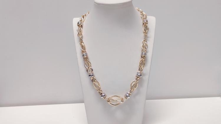 Girocollo di ottima fattura ad un prezzo speciale.