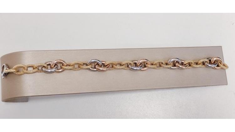 Bracciale ad anelli grandi, molto elegante.