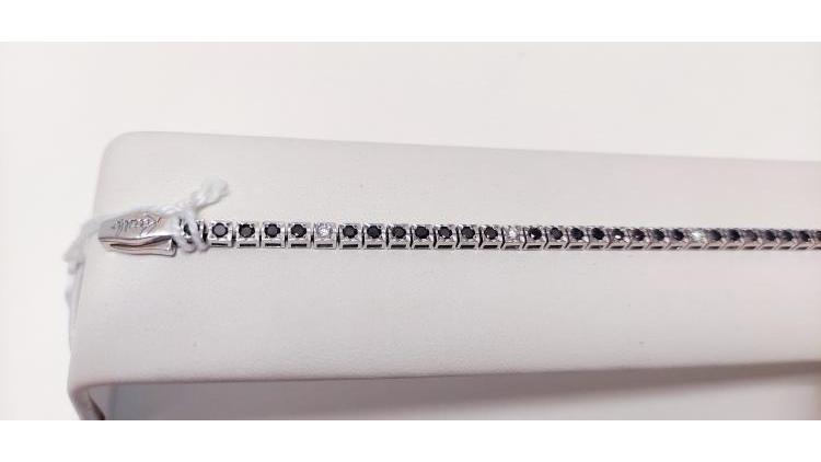 Tennis ReCarlo con Diamanti bianchi e neri per una Caratura di 1,25.