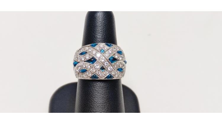 Pavè di Zaffiri e Diamanti per le amanti del genere. 