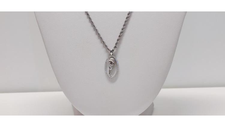 Collana con ciondolo ad un prezzo eccezionale.