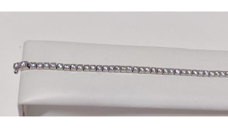 Tennis di Diamanti per una Caratura di 1,83. Lunghezza cm 19.