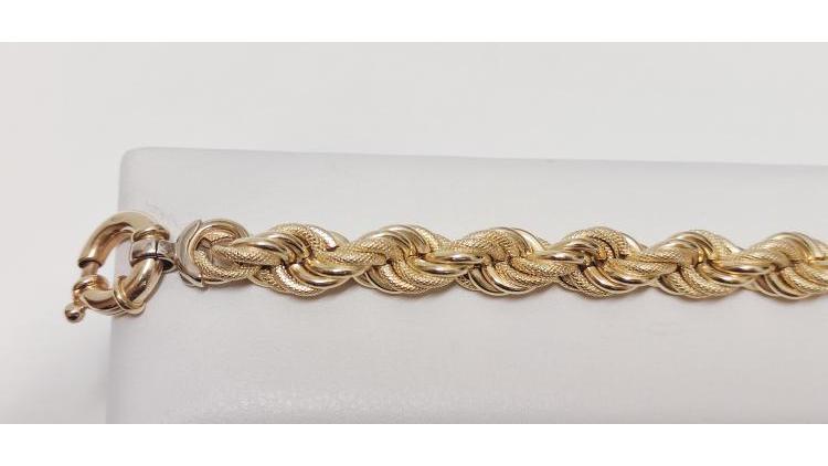 Bracciale a torcione in oro satinato.