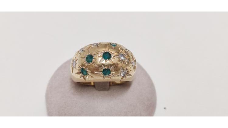 Anello con Smeraldi e Diamanti.
