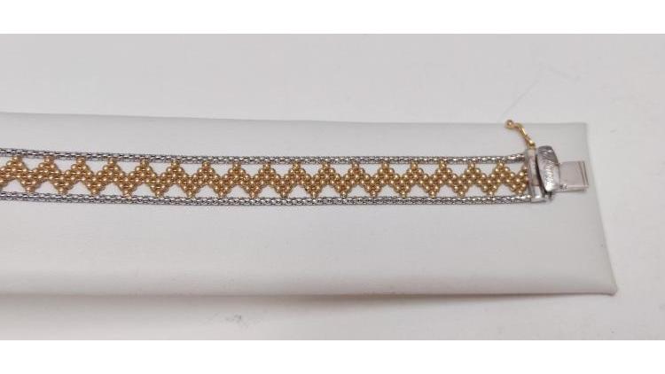 Bracciale di ottima fattura, a maglia strettissima.
