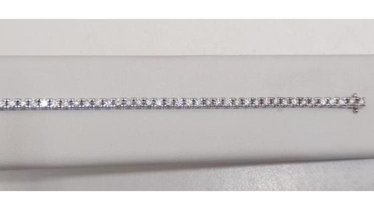 Tennis con Diamanti per una caratura totale di 4,50.