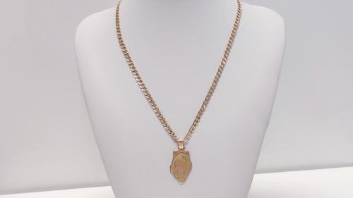 Collana con ciondolo ad un prezzo eccezionale.