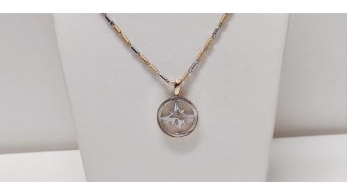 Collana con ciondolo ad un prezzo eccezionale.